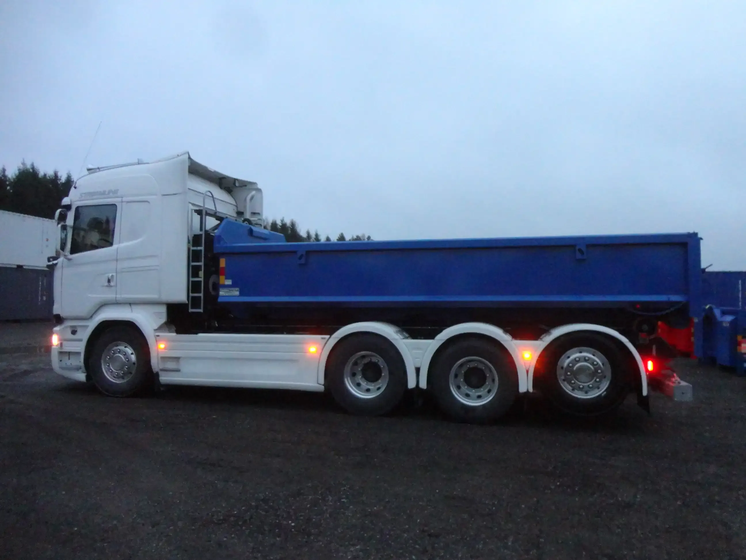 Grusflak pa Ny Scania 001